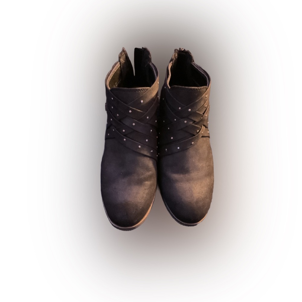 Kids boot-heals size 6